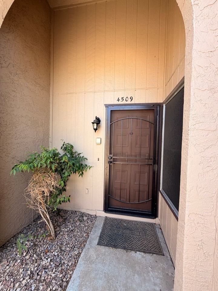 4509 W Continental Dr