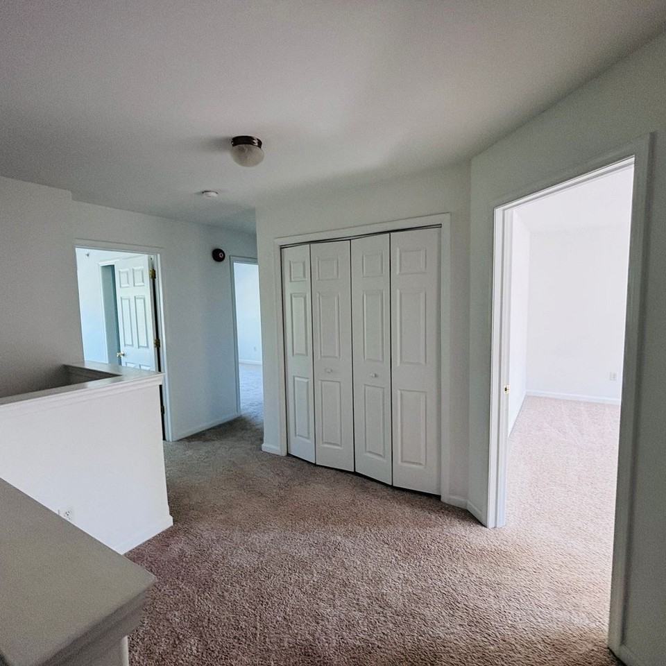 1011 King Way - Photo 4 of 46