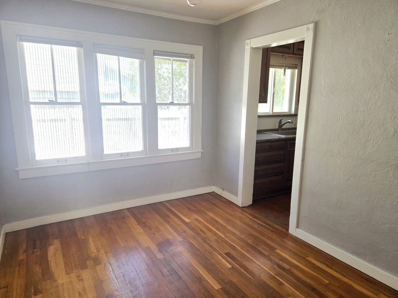 1406 E Earll Dr - Photo 7 of 20