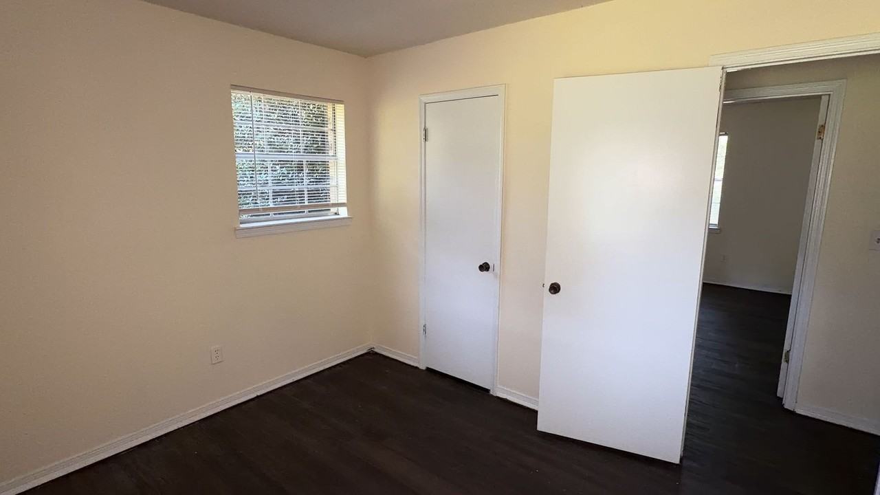 2245 Mobile Rd - Photo 7 of 15