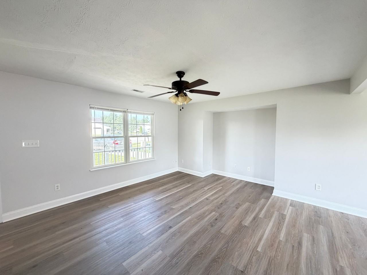 6611 Hunters Creek Blvd - Photo 4 of 21