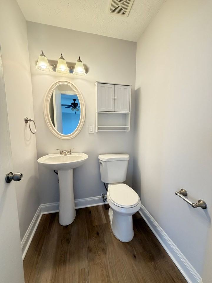 6611 Hunters Creek Blvd - Photo 5 of 21
