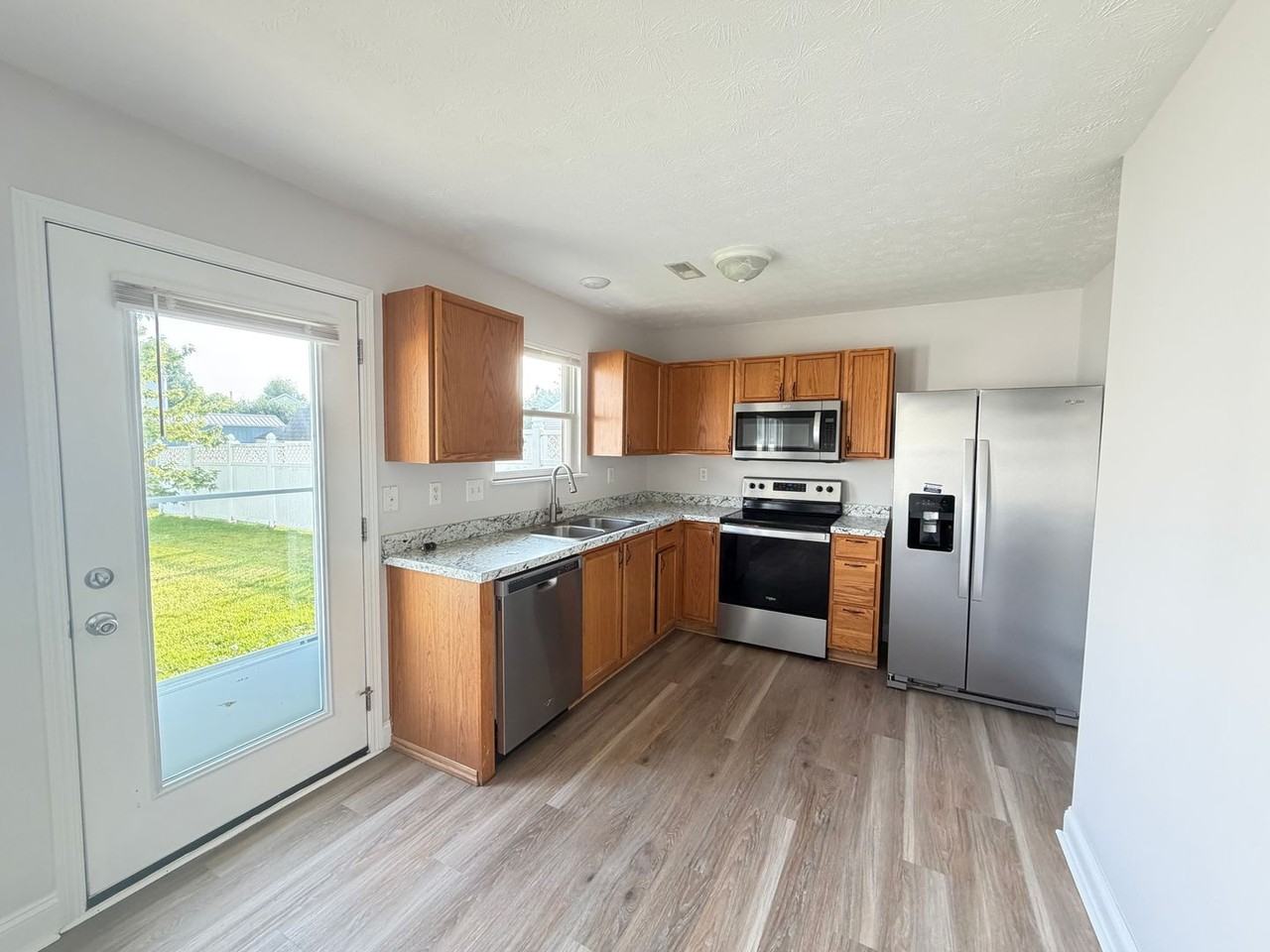 6611 Hunters Creek Blvd - Photo 6 of 21
