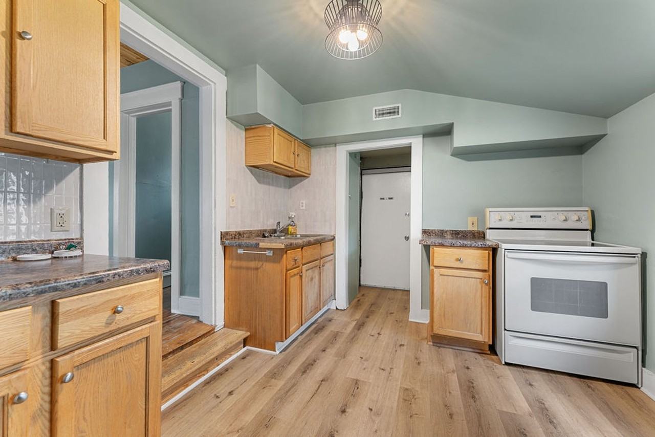 1060 W 10th Ave - Photo 3 of 14