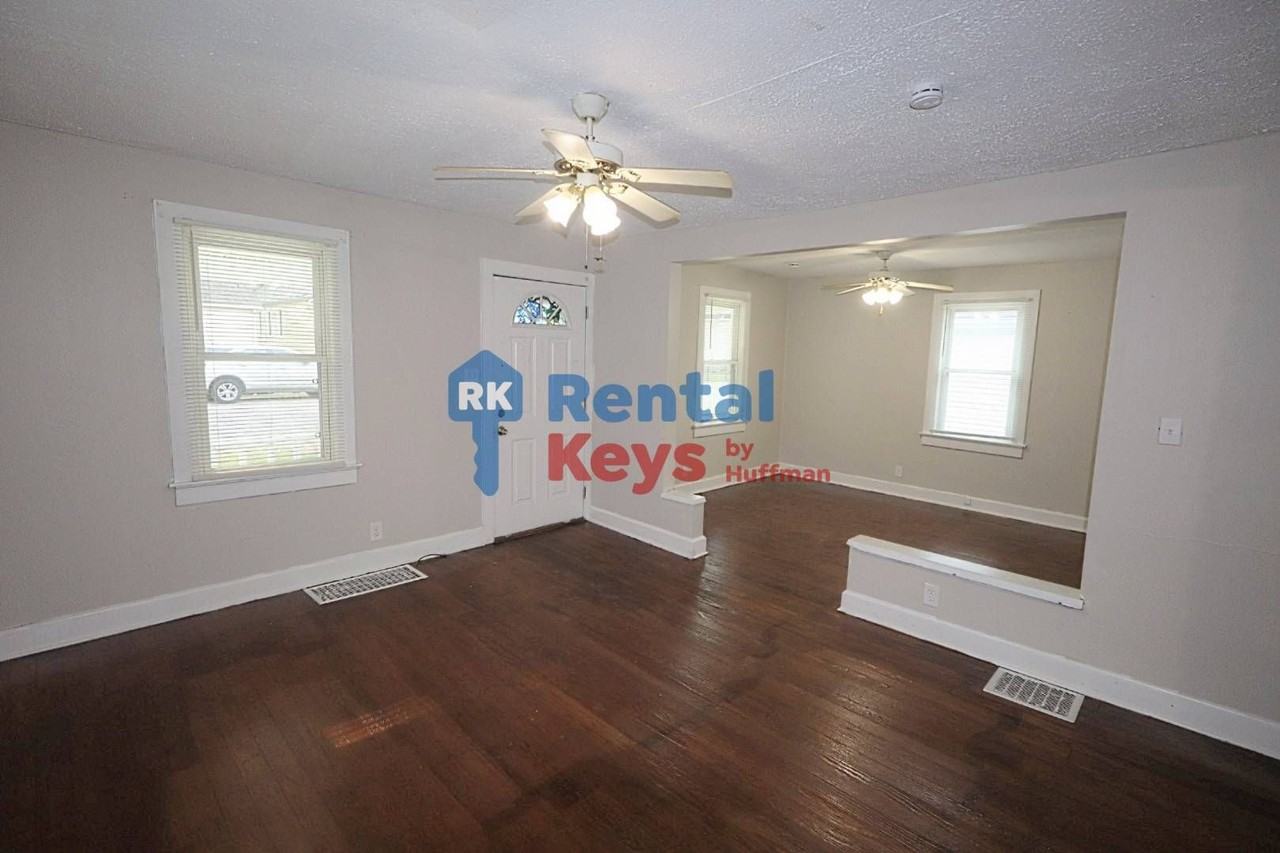 112 N Woods Ave - Photo 4 of 20