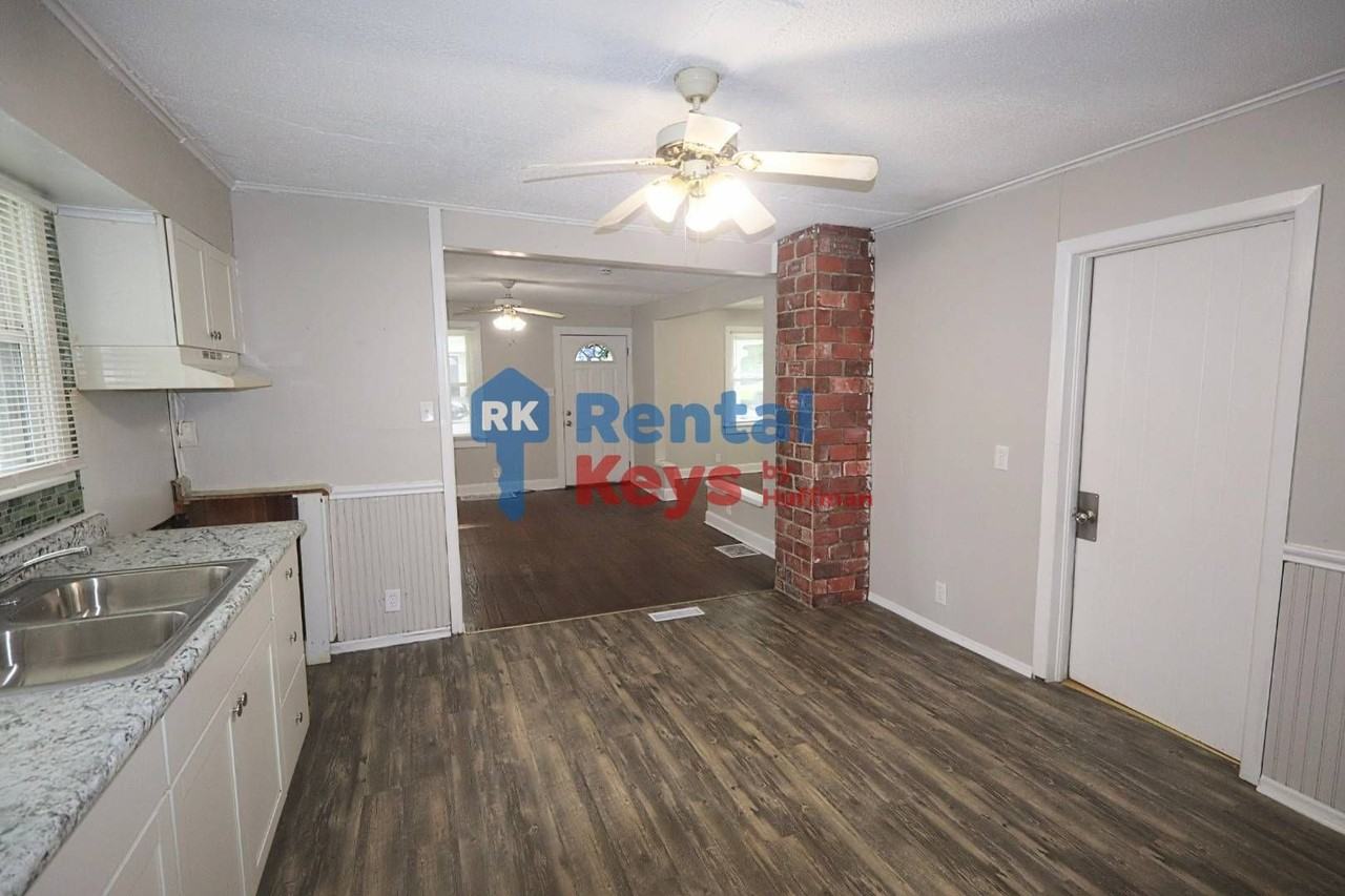 112 N Woods Ave - Photo 7 of 20