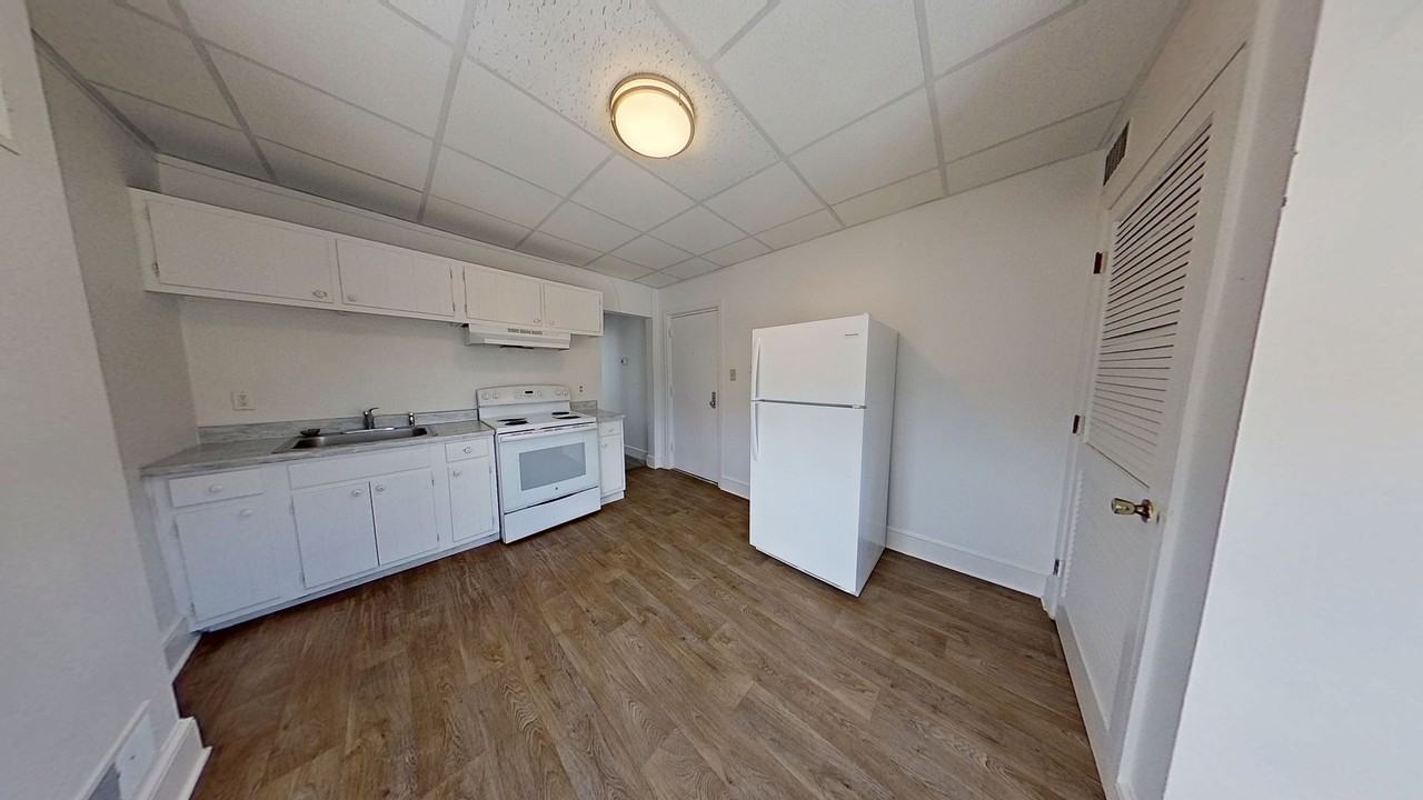 202 E King St #4 - Photo 2 of 5