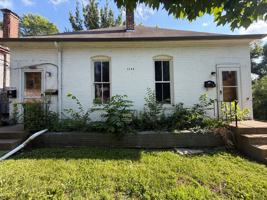 featured image of 1125 E 5th St