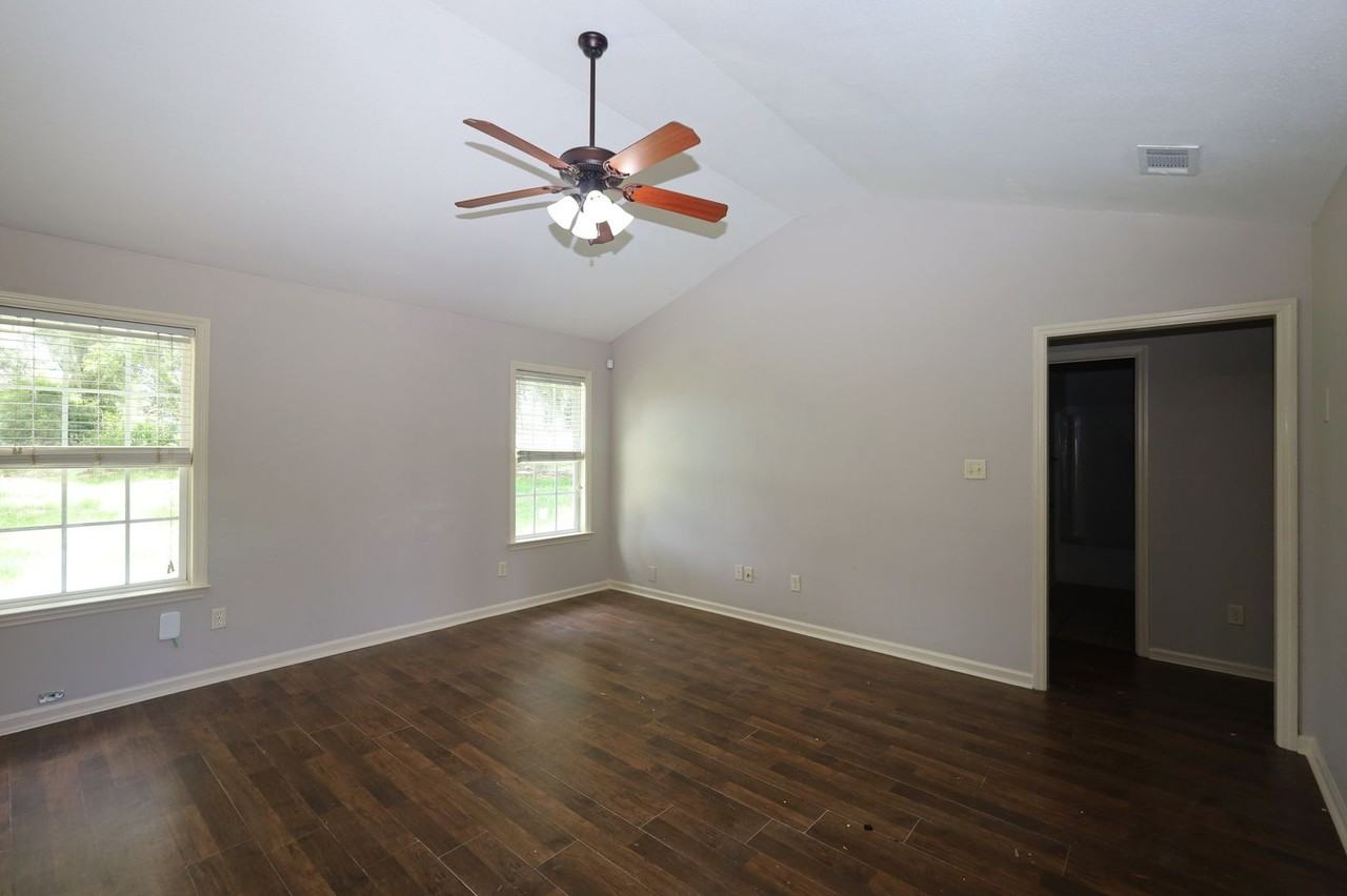 3990 Rock Holw - Photo 2 of 9