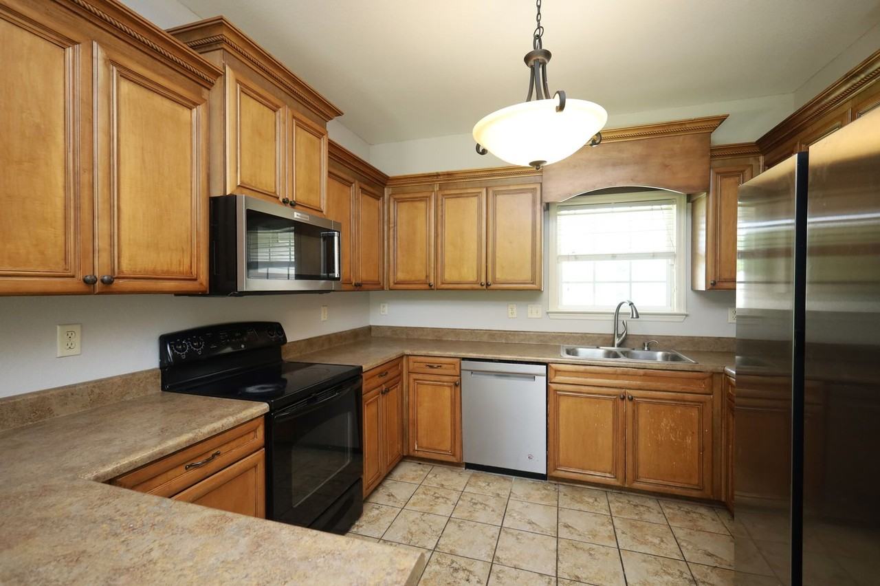 3990 Rock Holw - Photo 3 of 9