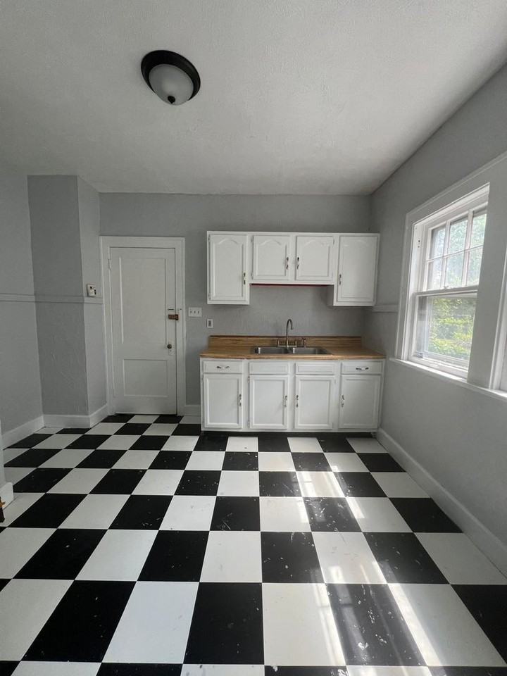 1639 Avalon Rd - Photo 4 of 26