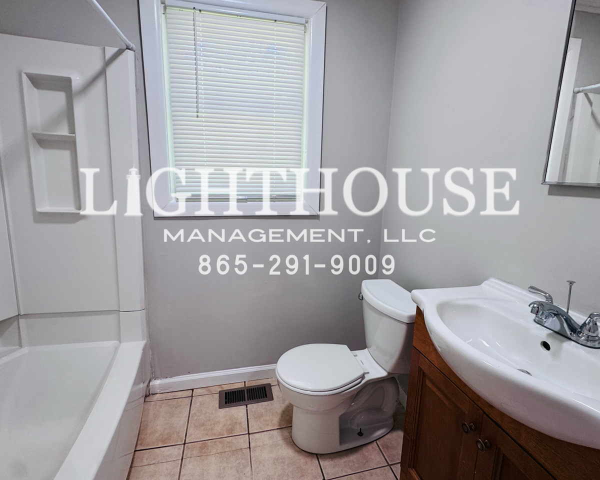 1808 Lombard Pl - Photo 6 of 10