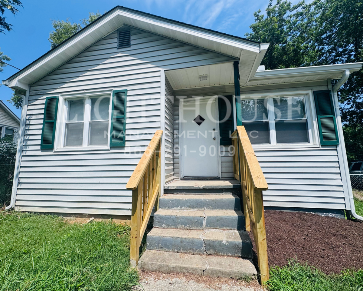 627 Avenue A - Photo 2 of 13