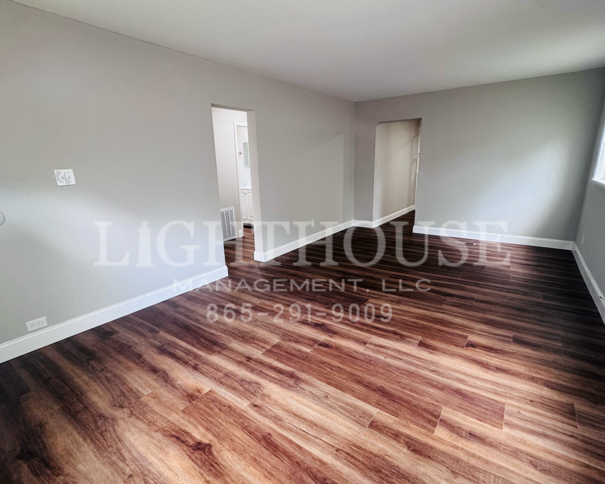 627 Avenue A - Photo 4 of 13