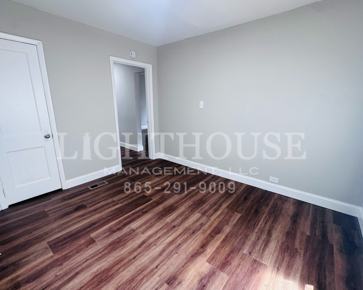 627 Avenue A - Photo 5 of 13