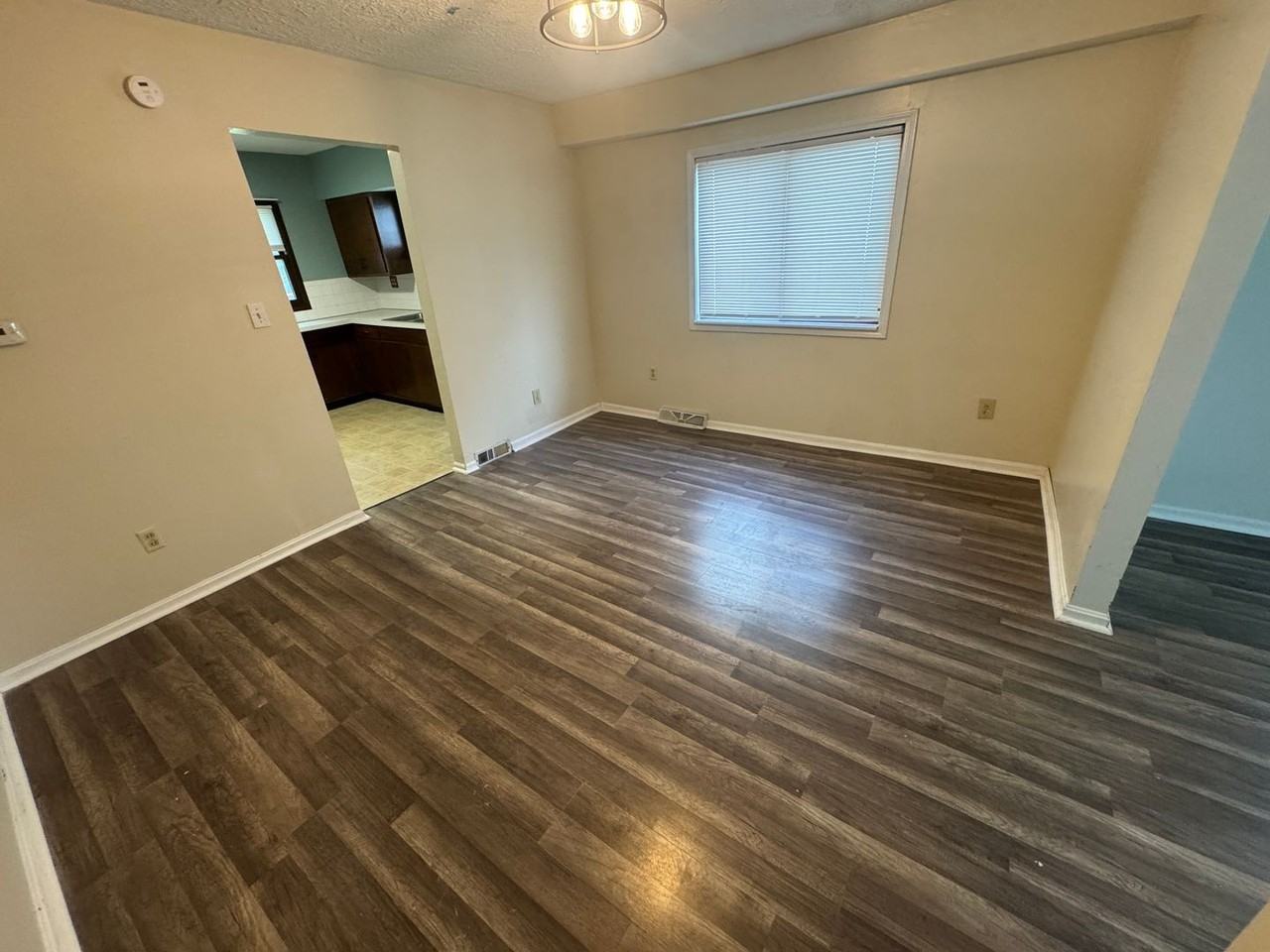 787 Jason Ave - Photo 4 of 17