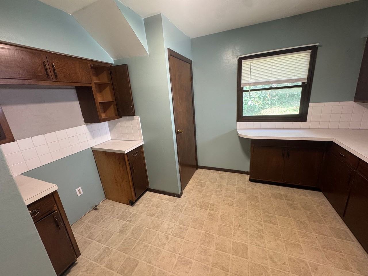 787 Jason Ave - Photo 6 of 17