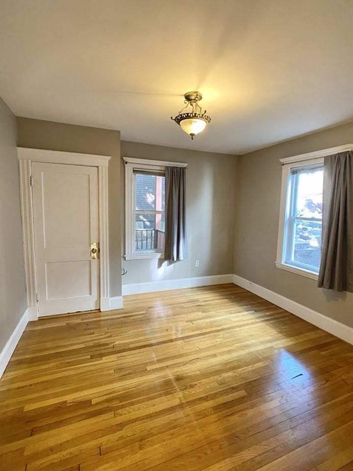 48 Boylston St - Photo 6 of 11
