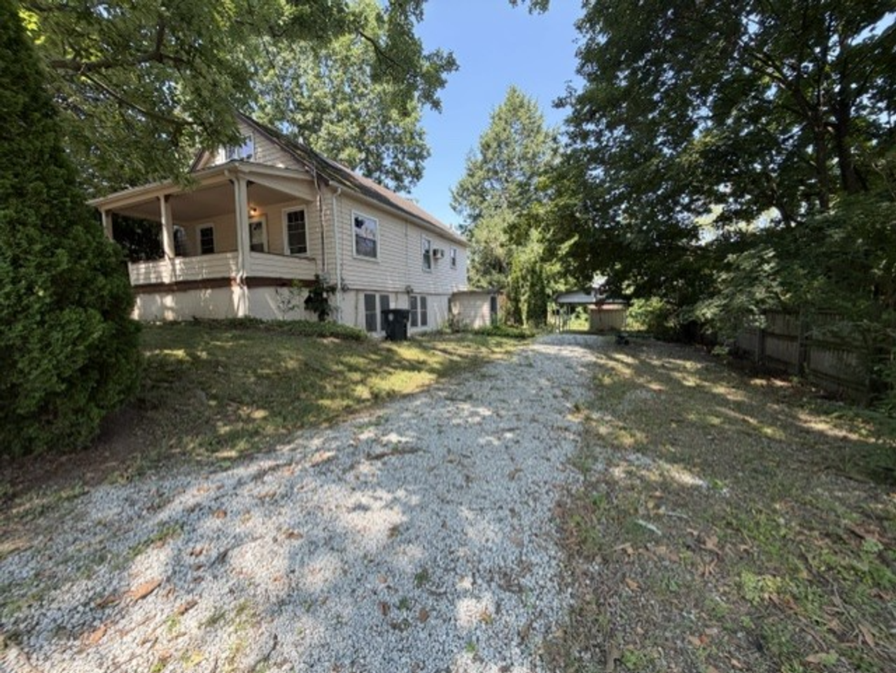 433 Allenford St - Photo 2 of 24