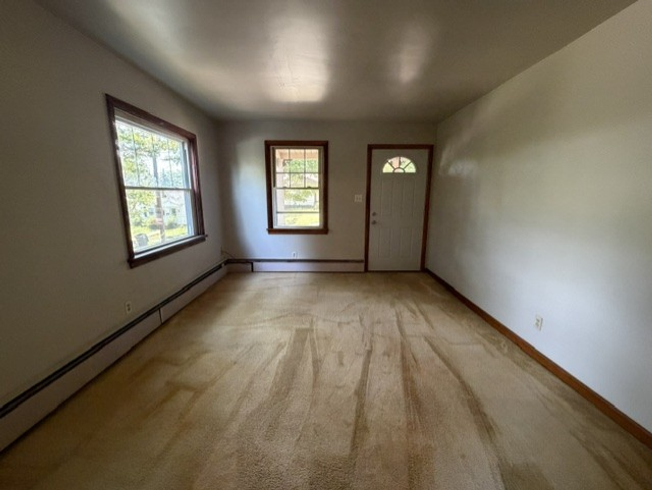 433 Allenford St - Photo 4 of 24