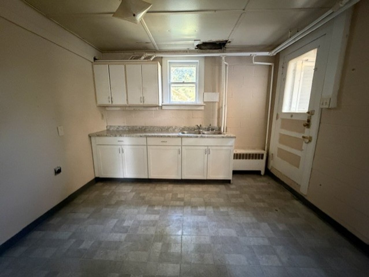 433 Allenford St - Photo 7 of 24