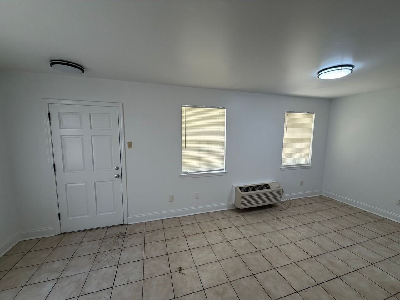2639 Dreux Ave - Photo 3 of 6