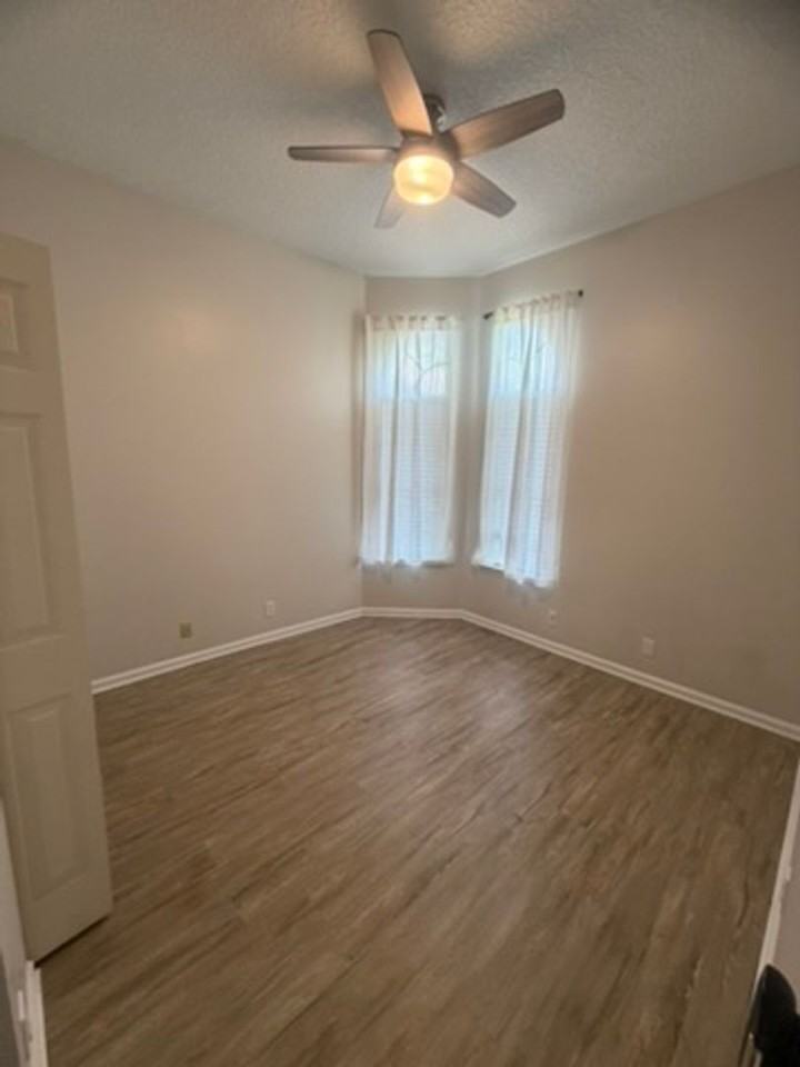 104 Shearman Way - Photo 3 of 11