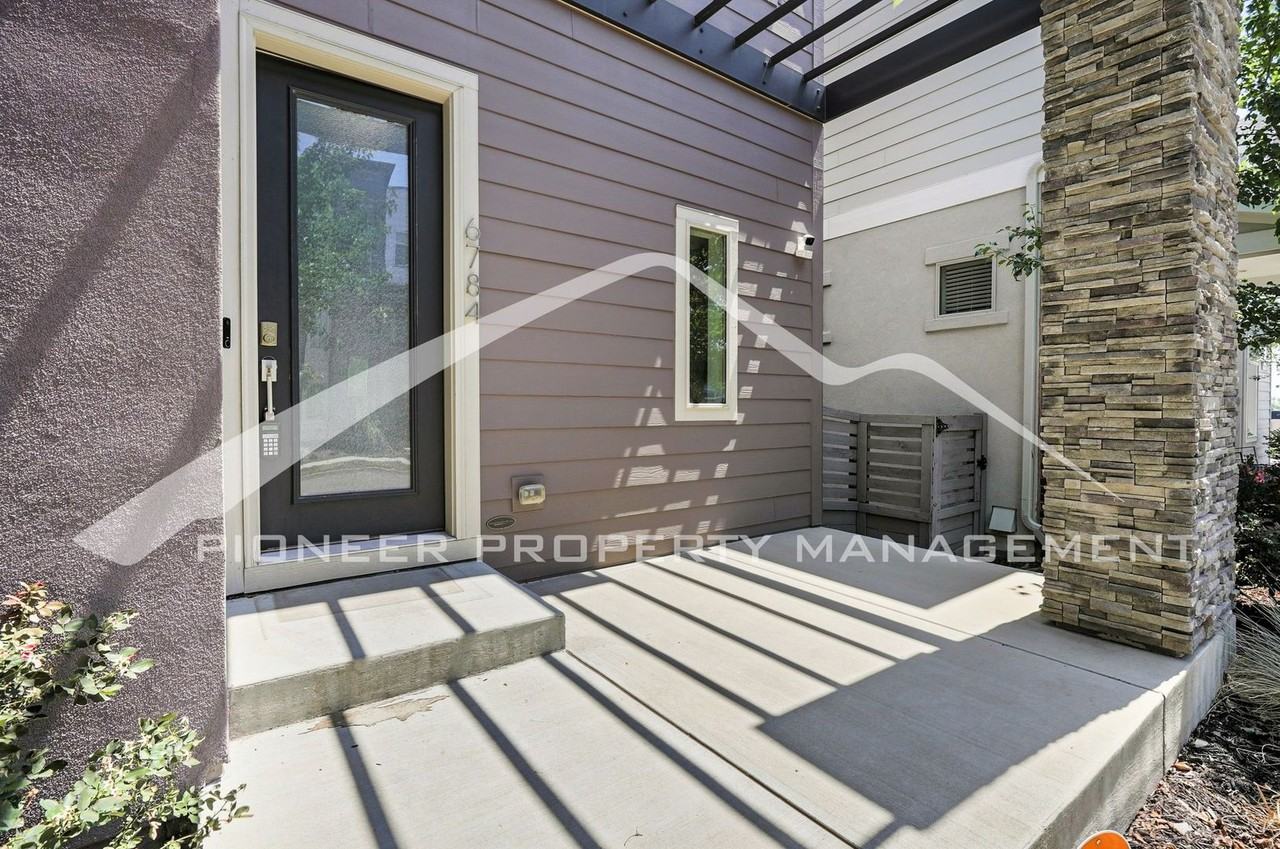 6784 Navajo St - Photo 2 of 28