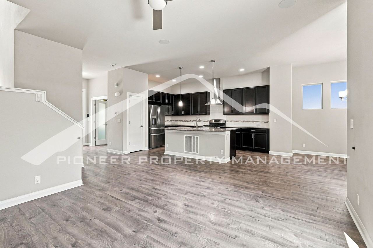 6784 Navajo St - Photo 7 of 28