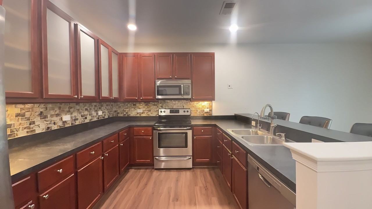 662 Lacy Oak Dr - Photo 3 of 23