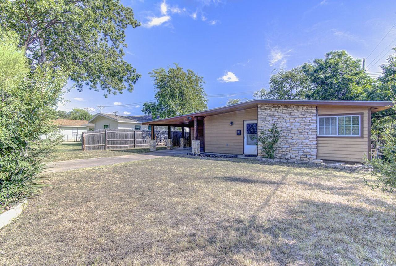 1410 Kamar Dr - Photo 3 of 23