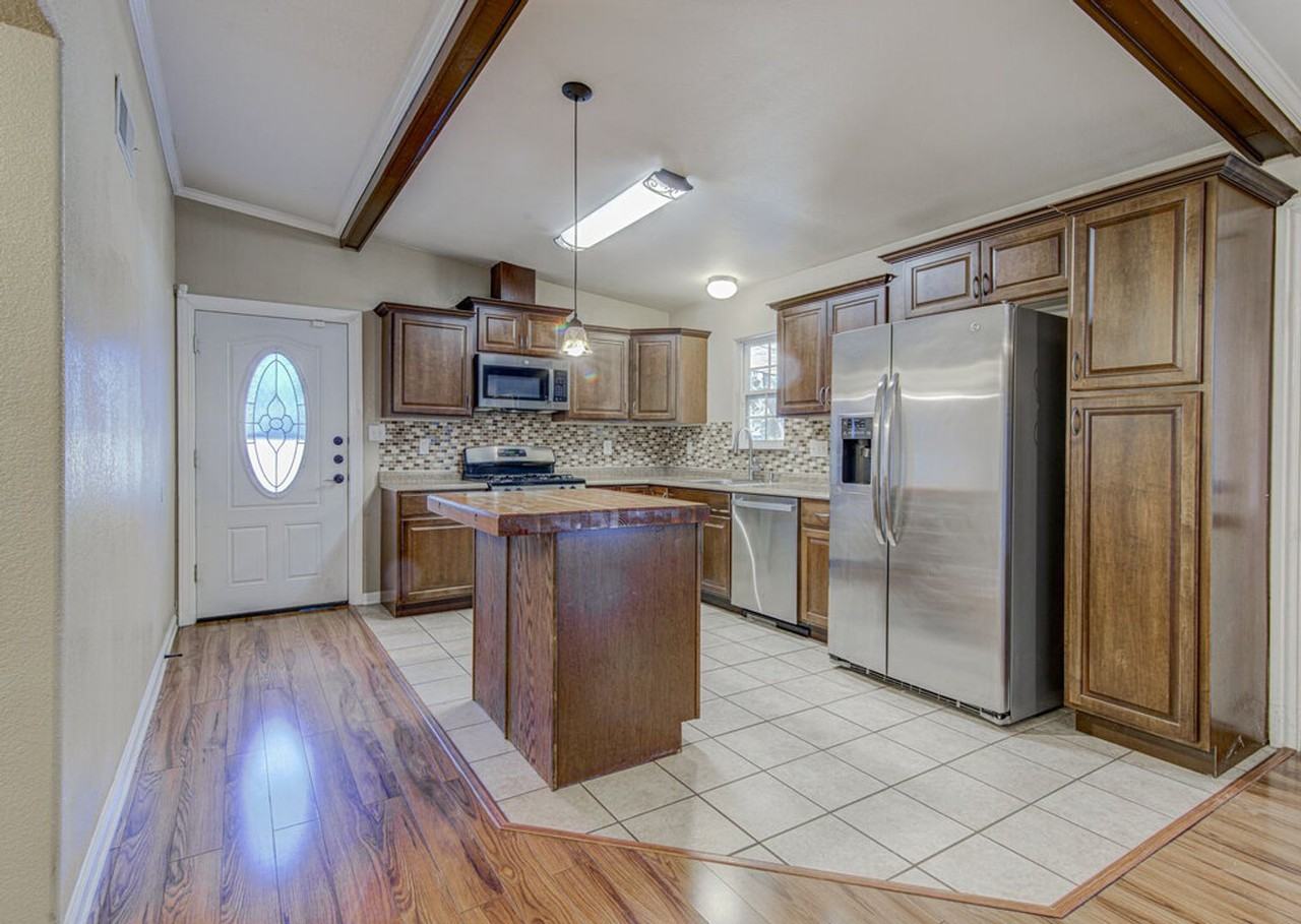 1410 Kamar Dr - Photo 6 of 23