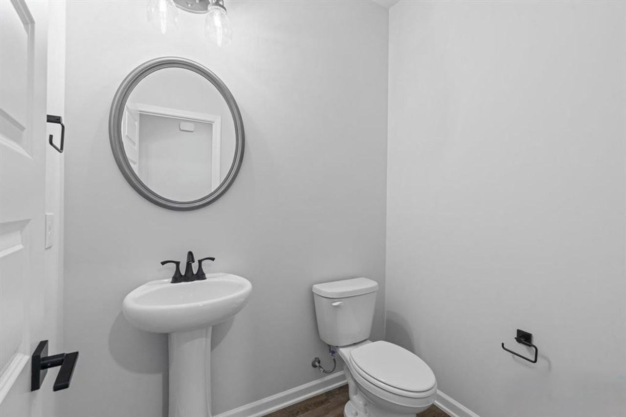 127 Huffman St - Photo 3 of 11