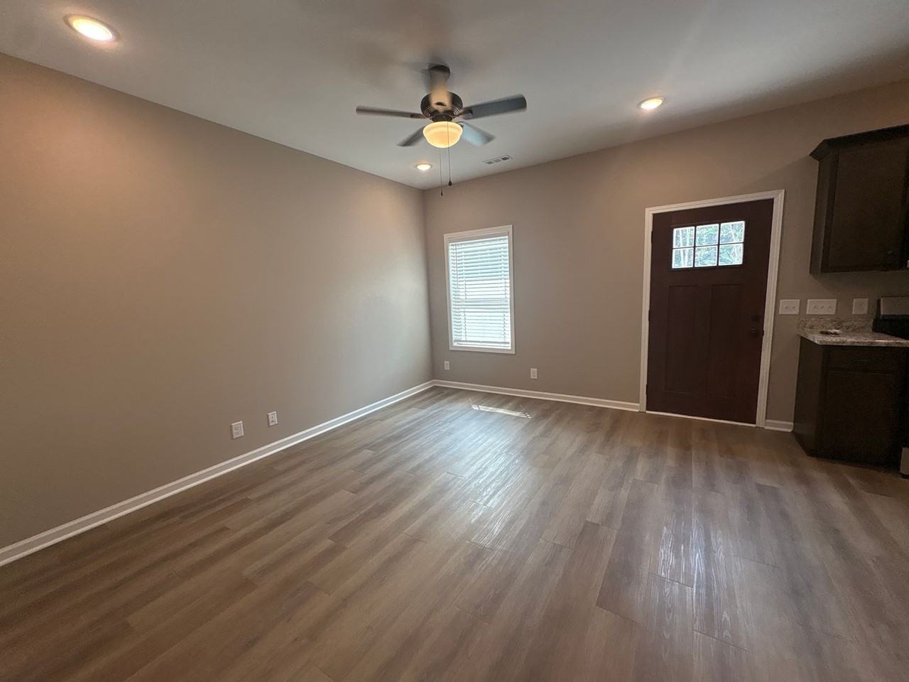 513 West End Circle - Photo 3 of 31