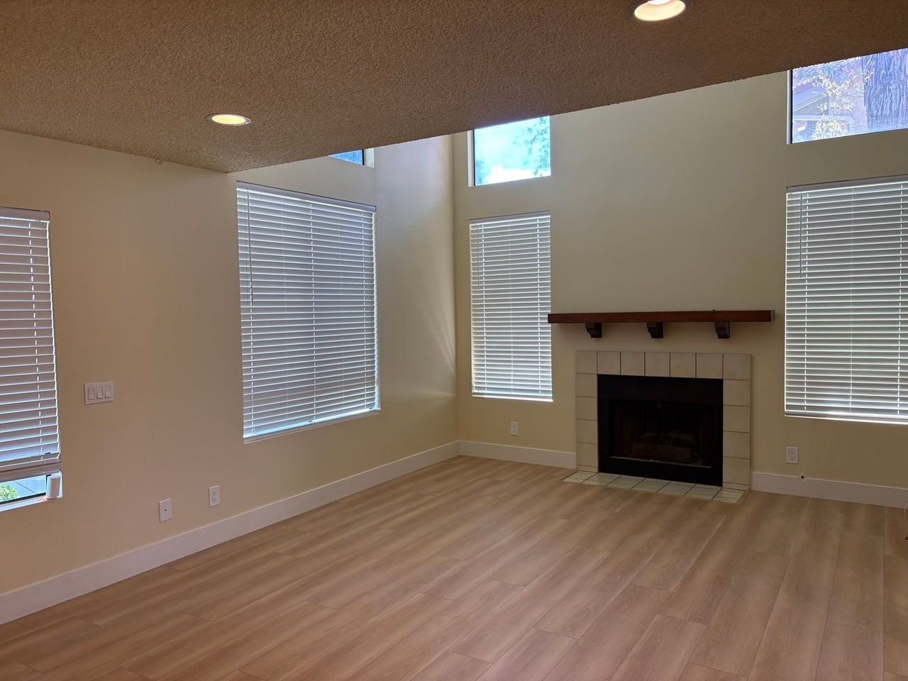 6865 Valley Circle Blvd #8 - Photo 5 of 37