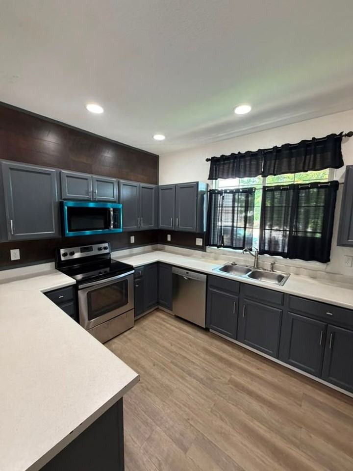 2827 Aspen Ave - Photo 3 of 24