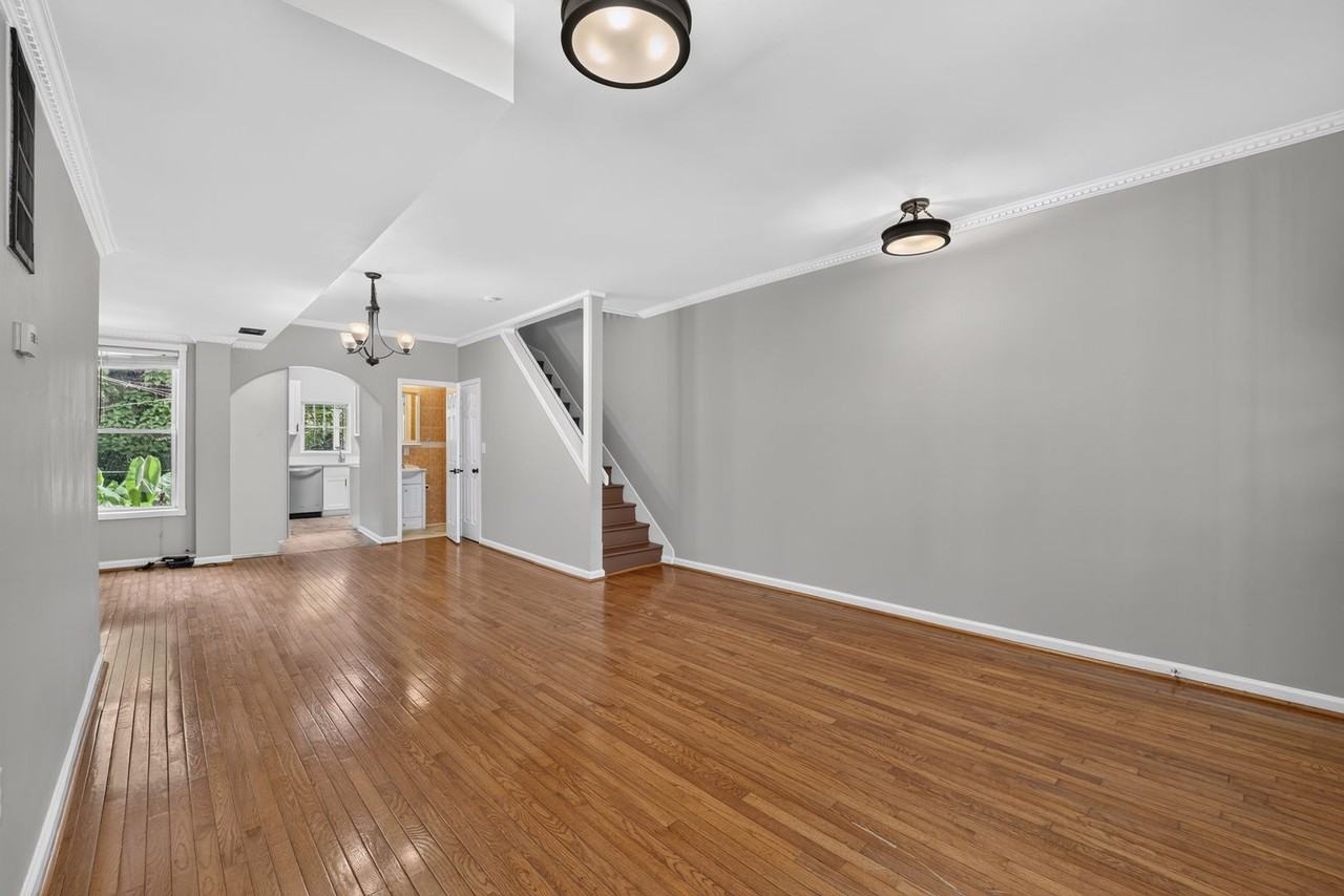 1004 Girard St Nw - Photo 2 of 37