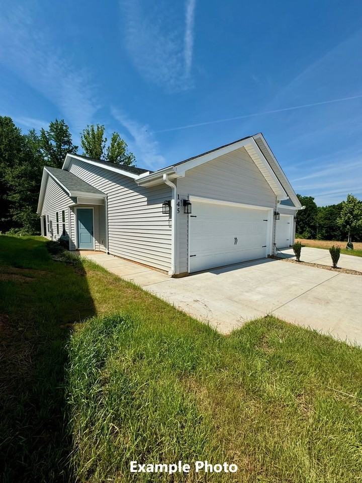 121 Brawley Villas Pl