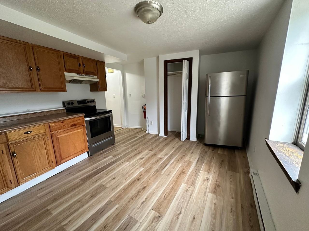 1025 Lynn Ave - Photo 5 of 21