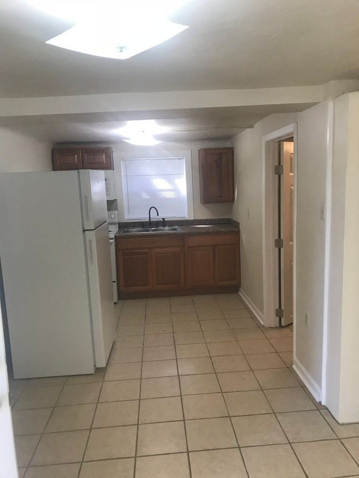 4227 S Carrollton Ave Apt B - Photo 3 of 5