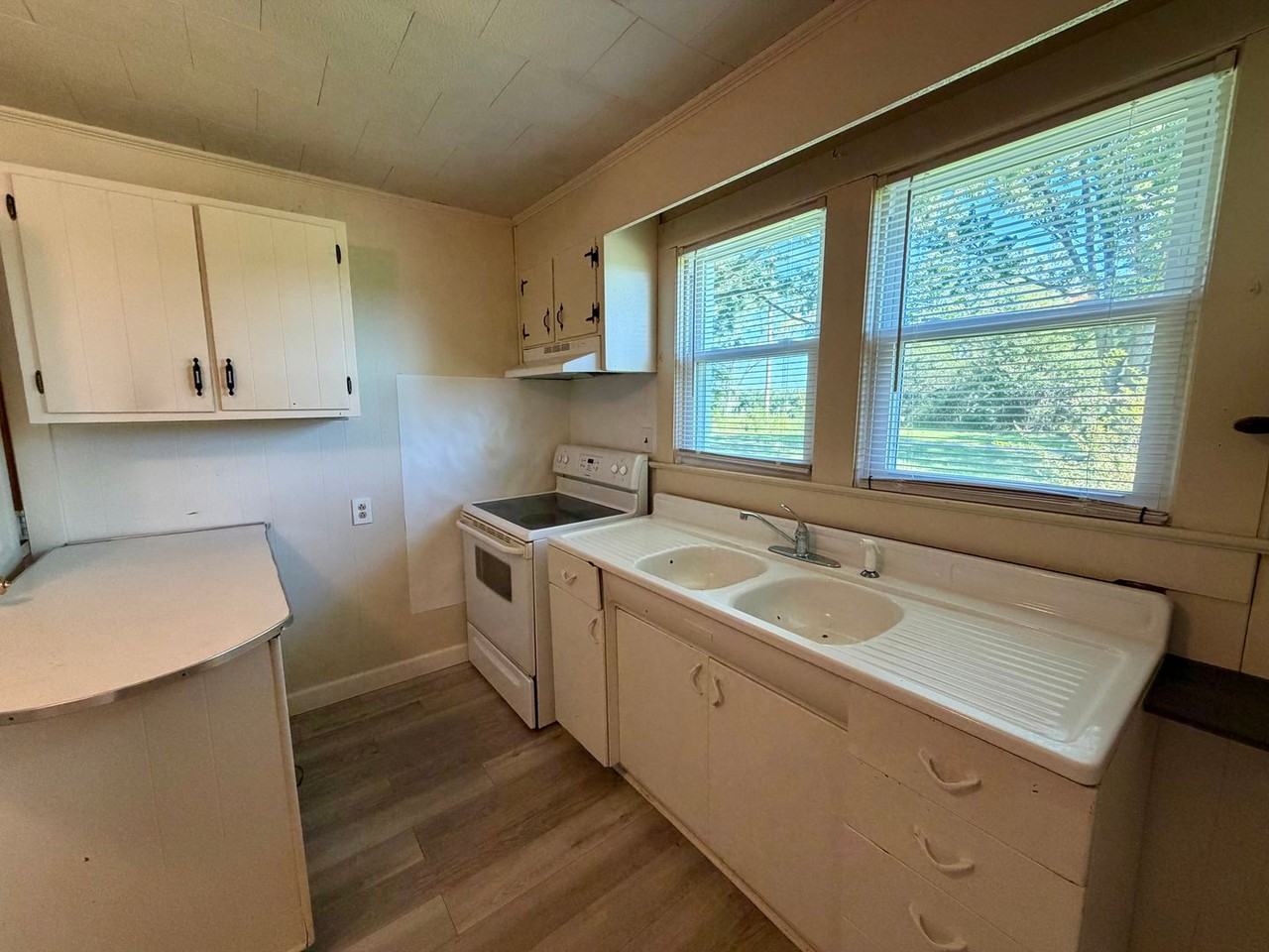 6515 Trottinridge Rd - Photo 3 of 11