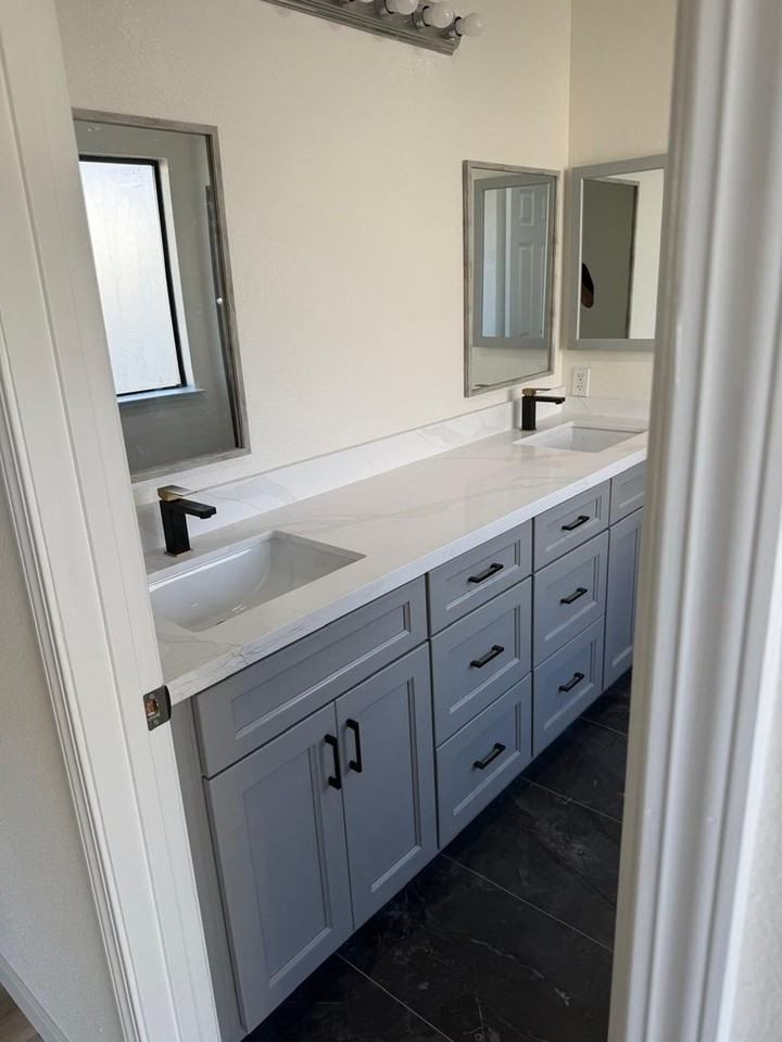 328 Brighton St - Photo 2 of 22
