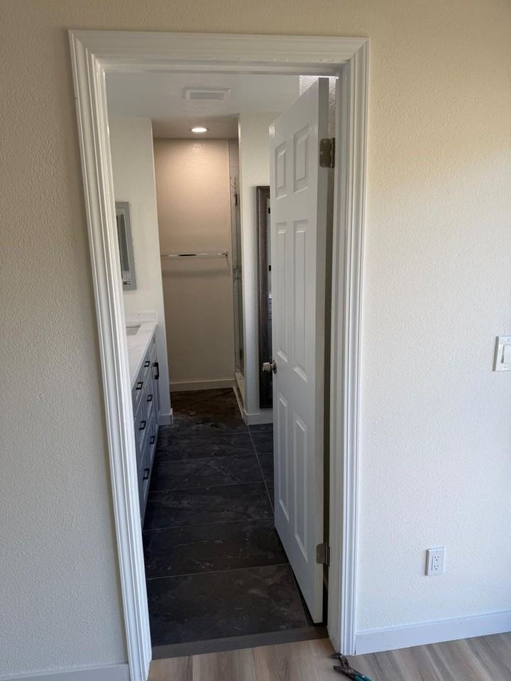 328 Brighton St - Photo 4 of 22