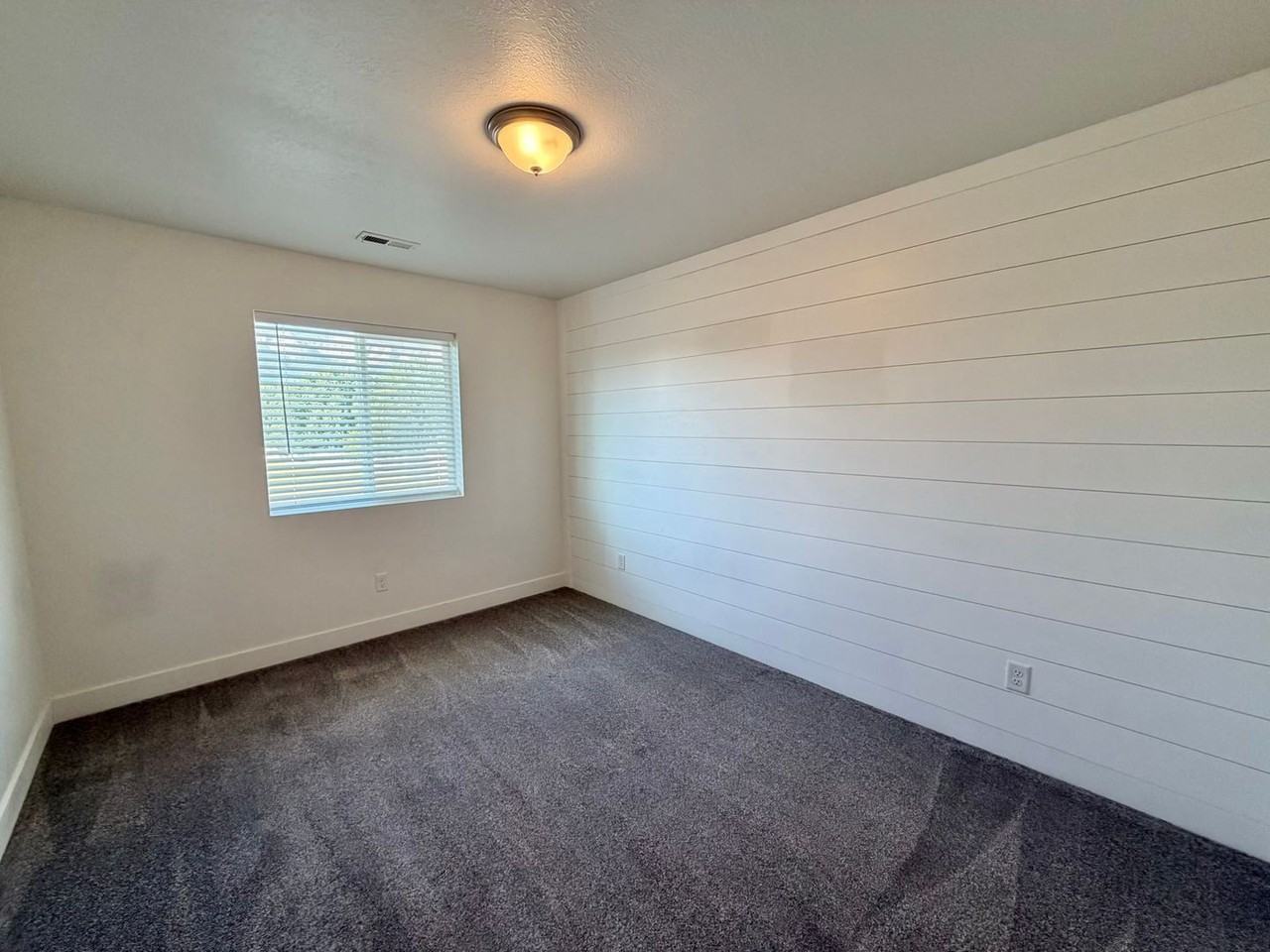 428 E 1625 N - Photo 3 of 19