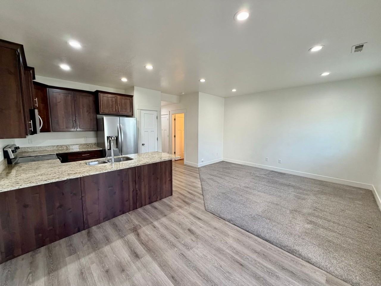 428 E 1625 N - Photo 7 of 19