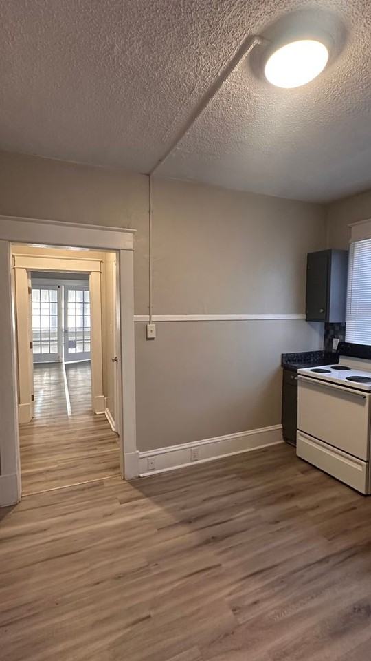 407 Saint Andrew St - Photo 7 of 14