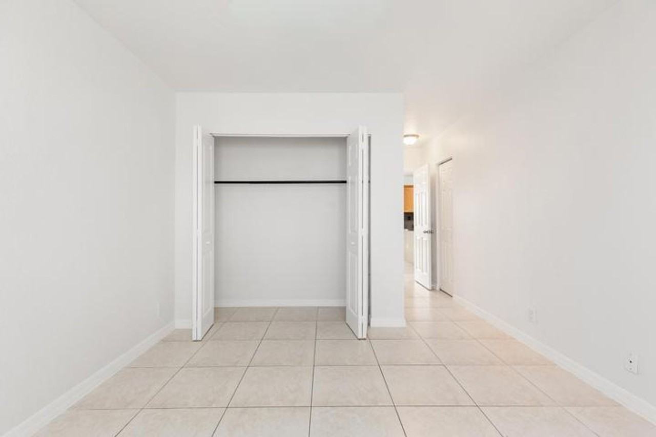 24 Sw 6th St #2 - Photo 7 of 15