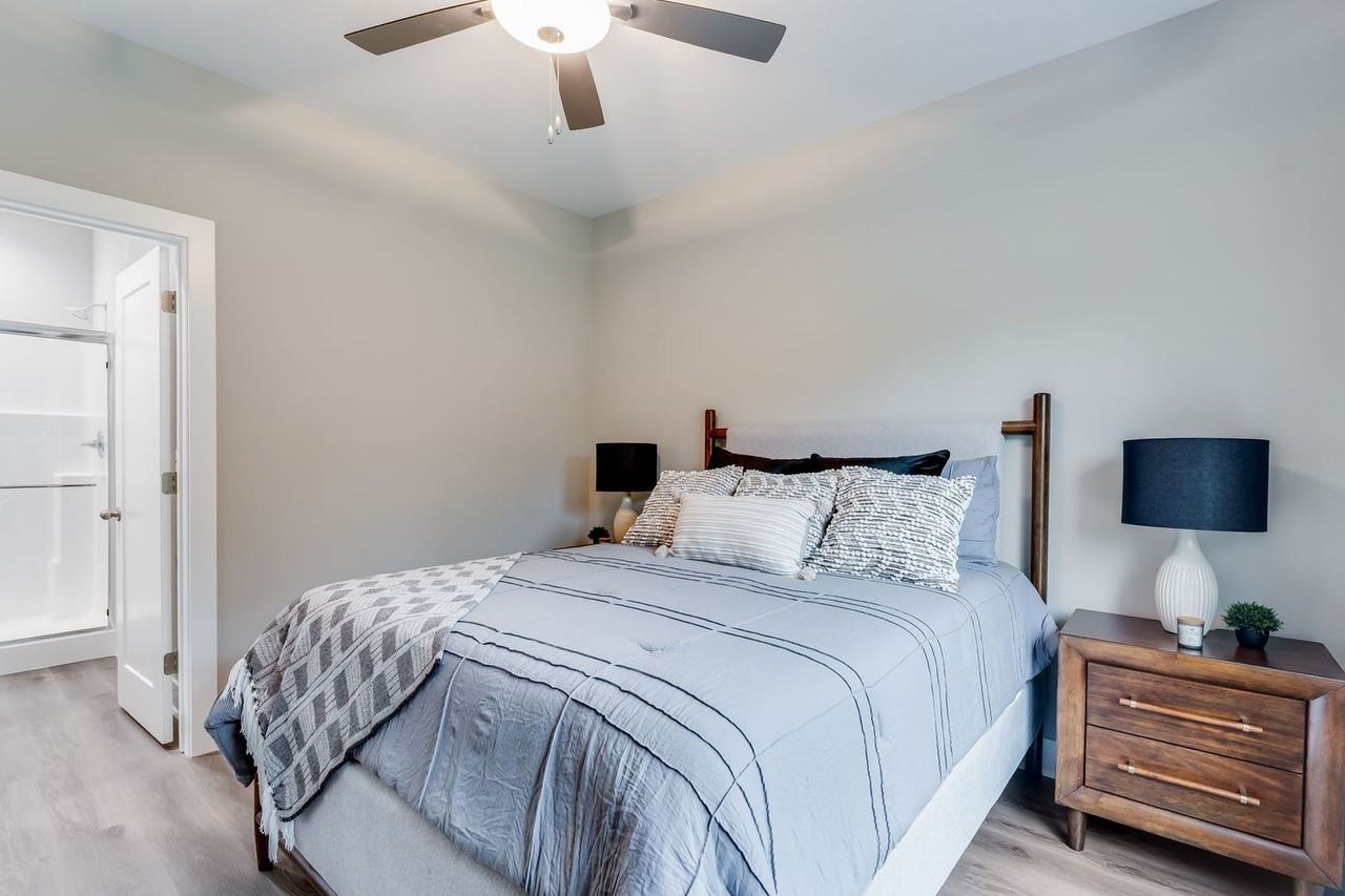 448 S Longbranch Dr - Photo 3 of 8