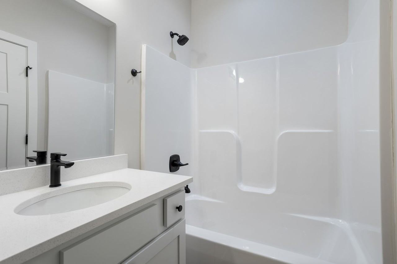 448 S Longbranch Dr - Photo 7 of 8
