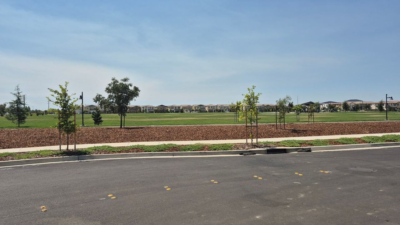 3501 Eventide Ave - Photo 3 of 27